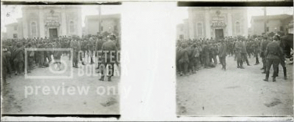 Prima Guerra Mondiale. Gruppo di militari in strada