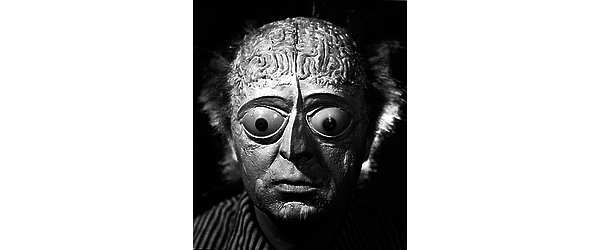 Maske (Dr. Mabuse). Rudolf Klein-Rogge in einer frischen Maske.