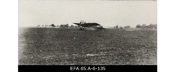 Vene 23.korpuse lennusalga lennuk “Nieuport” õhku tõusmas.