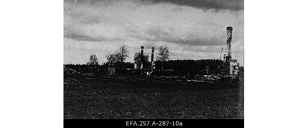 Lahingutegevuses hävinud Zahonje küla taluhooned 1919. aasta
                    sügisel.