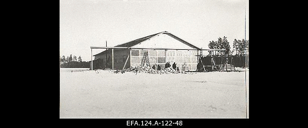 Ehitatav angaar Riia Bikernieki lennuväljal [1916].