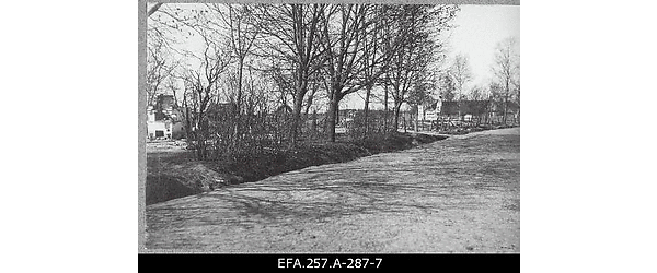 Lahingutegevuses hävinud taluhoone varemed Kallivere (Fitinka) külas
                    1919. aasta sügisel.