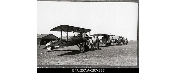 Lennuväesalga ülevaatus Lasnamäel 1919. aasta suvel.