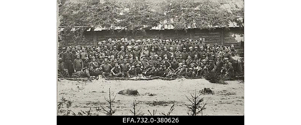Vene 33.Jalaväediviisi 131.Tiraspoli polgu 8.rood kasarmu
                    ees.