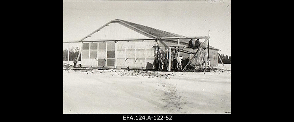 Ehitatav angaar Riia Bikernieki lennuväljal [1916].