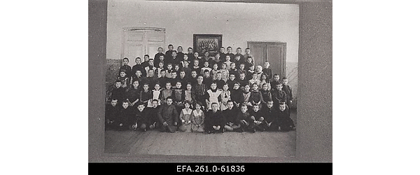 Poola rahvusest lapsed Narva rooma-katoliku kiriku koolis.
