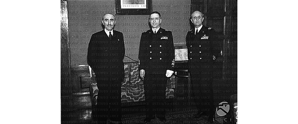 Albania Il Comandante della 5a Divisione Navale con Verlaci e un altro ammiraglio