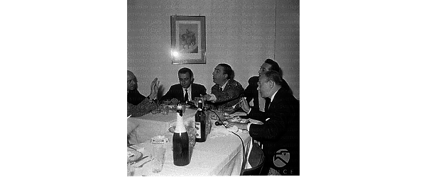 Roma Goffredo Lombardo seduto al tavolo con Francioli, Festa Campanile e altri uomini