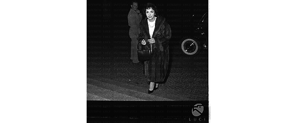 Gina Lollobrigida all'aeroporto di Ciampino - totale