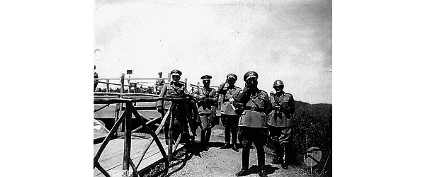 S.Marinella Alcuni Generali dell'Esercito italiano ripresi mentre osservano le esercitazioni in onore del Fuhrer