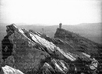 San Marino [Picco roccioso del monte Titano sul quale svetta la terza torre di San Marino detta torre Montale]