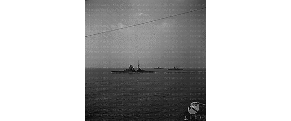 Tre navi da guerra italiane in navigazione