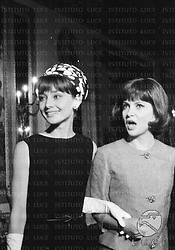 Roma Gina Lollobrigida ed Audrey Hepburn al Quirinale in occasione della consegna del "David di Donatello"
