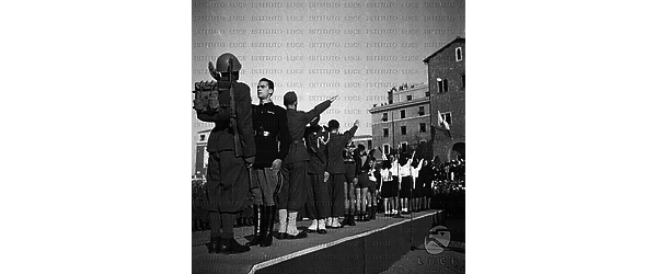 Roma In piazza Bocca della Verità a Roma si svolge la cerimonia della XVI Leva Fascista