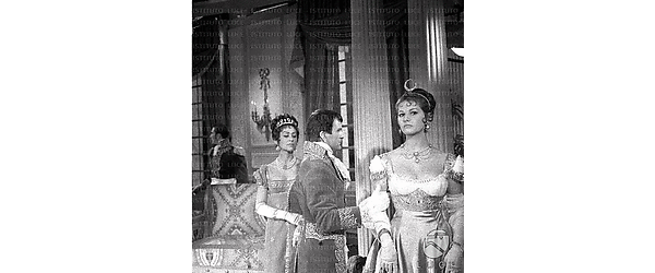 Parigi Claudia Cardinale, Pierre Mondy e Martine Carol sul set del film