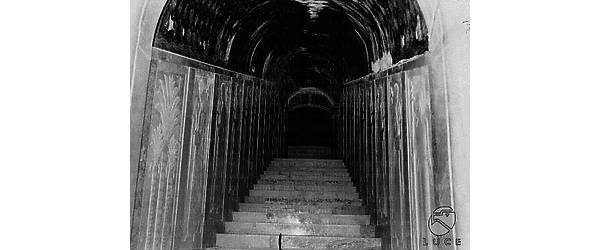 Montecassino La scalinata di accesso alla Cripta, parzialmente danneggiata dai bombardamenti