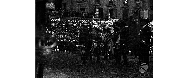Firenze Araldo del corteo del calcio storico fiorentino ripreso durante la cerimonia in piazza della Signoria