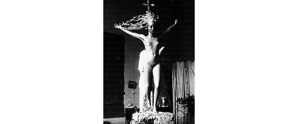 Roma Nudo di donna  in uno studio d'arte