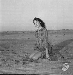 Jacqueline Perrier sulla spiaggia di Torvaianica