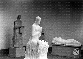 Venezia Una sala personale con sculture esposte