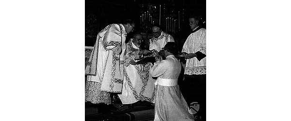 Il Cardinale Agagianian durante la comunione