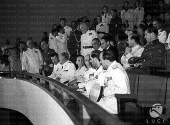 Venezia Goebbels, con numerose personalità, è seduto nella galleria del cinema San Marco a Venezia per l'inaugurazione della Mostra del Cinema