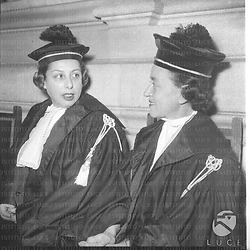 Maria Flora Santucci e Maria Sofia Lanza il giorno del giuramento alla magistratura - piano medio