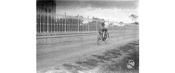 Carpena Bruno Mussolini in bicicletta