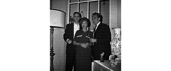 Robert e Alan Alda insieme a Eva Bartok durante le prove