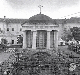 Santa Maria Capua Vetere La cappella circolare al centro del cortile