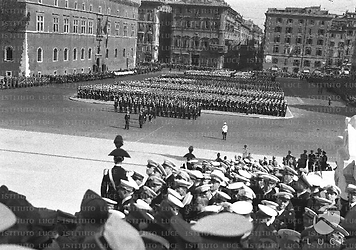Roma Reparti della marina militare schierati in piazza Venezia nella giornata celebrativa della marina