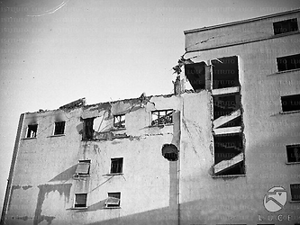 Roma Edificio dell'Istituto Luce colpito dai bombardamenti