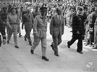 Venezia Sfilata degli alleati, preceduti da Ponti, Alexander, Montgomery e da esponenti della resistenza durante una manifestazione per la liberazione