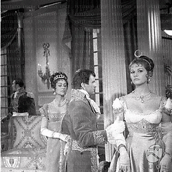 Parigi Claudia Cardinale sul set del film con Martine Carol e Pierre Mondy
