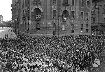 Roma Scorcio dall'alto di piazza Verdi dove sono schierate formazioni femminili fasciste
