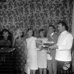 Roma Beata Tyskiewicz con Andrzej Lapicki, Barbara Lass, Alina Janowska e Krystyna Stypulovska alla Casina delle Rose