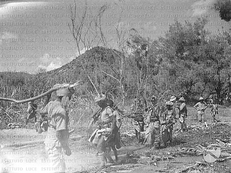 La preparazione di un guado durante l'avanzata delle truppe italiane nella regione dell'Harar