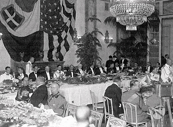 Roma Autorità ed ospiti disposti ai tavoli del ristorante