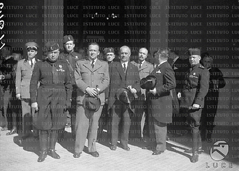 Roma Il borgomastro di Vienna con gerarchi italiani e dirigenti del Fronte patriottico austriaco alla stazione Termini