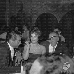 Roma Richard Egan, Daniela Rocca e Raoul Welsh seduti a tavola al ristorante 'Meo  Patacca'