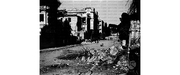 Roma Via Carlo Fea ingombra di macerie