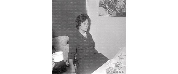 Marina Berti seduta al tavolo