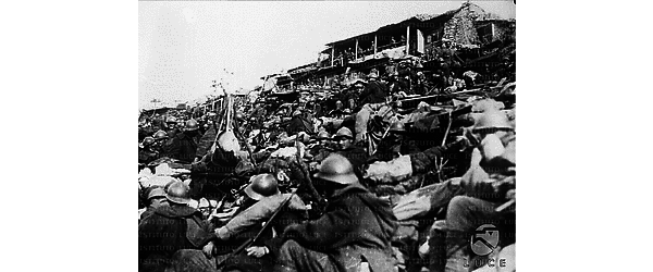 Riproduzione fotografica della I Guerra Mondiale - Truppe presso Caporetto