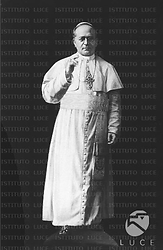 Ritratto di Sua Santità Pio XI benedicente. Totale