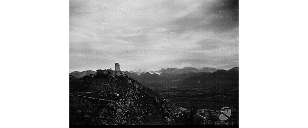 Cassino Veduta sulla Rocca Janula, gravemente danneggiata dai bombardamenti