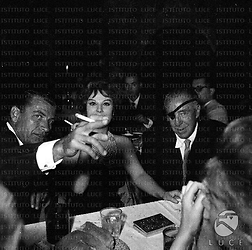 Richard Egan conla moglie e Raul Walsh ad un tavolo del Meo Patacca