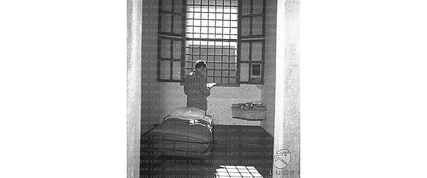 La Spezia Un detenuto legge nella sua cella
