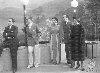 Roma Ruggero Ruggeri, Piero Carnabuci, Fanny Marchiò, Giovanni Cimara e Andreina Pagnani impegnati in una scena