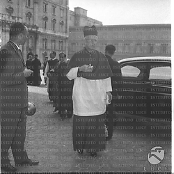 Il cardinale John Carmel Heenan a San Pietro per il conclave - totale