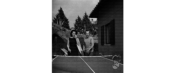 Roma Ornella Vanoni e Lucio Ardenzi giocano a ping-pong nella loro villa sull'Appia
